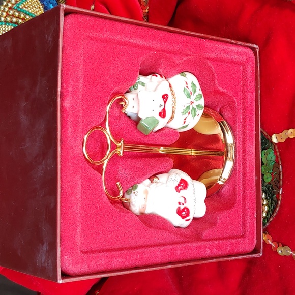 🎅LENOX Santa Claus Salt & Pepper Shaker with Brass Stand - Picture 8 of 10